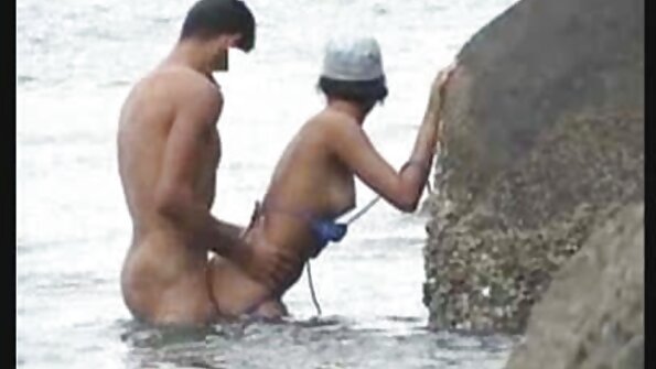 Succulent latina ทำหน้าที่ two horny guys outdoors